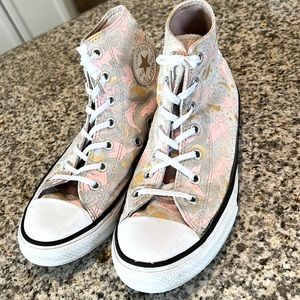 Converse girls sz 2 . Good cond . Pegasus .